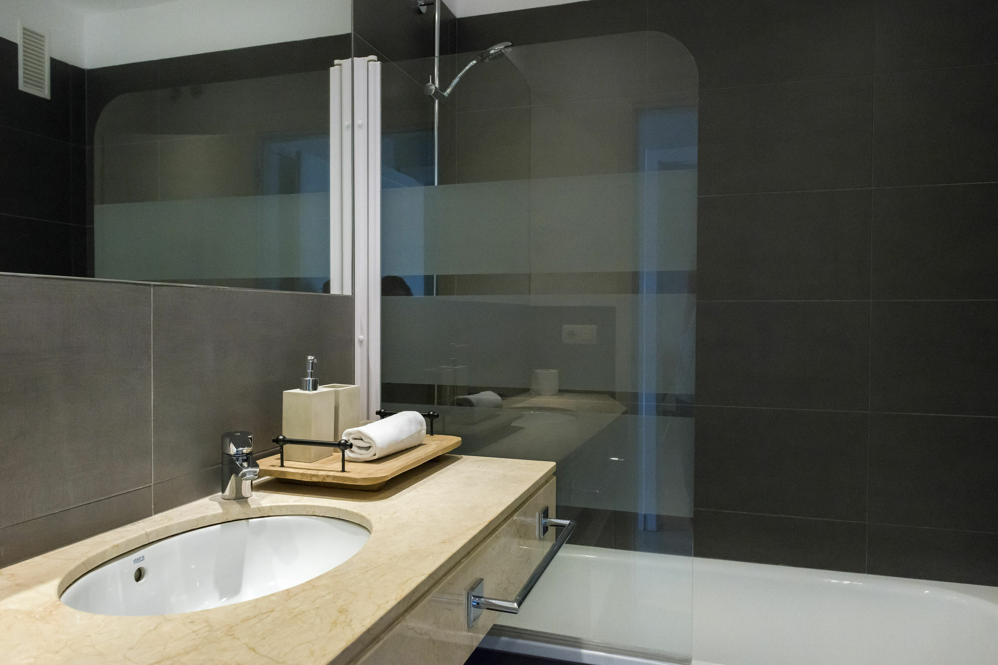 Four Petals Boutique Appartement *
